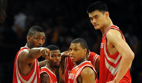有哪些在NBA打球的中国球员吗？
